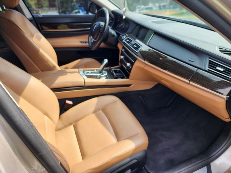 BMW 7-Series 740i 2013