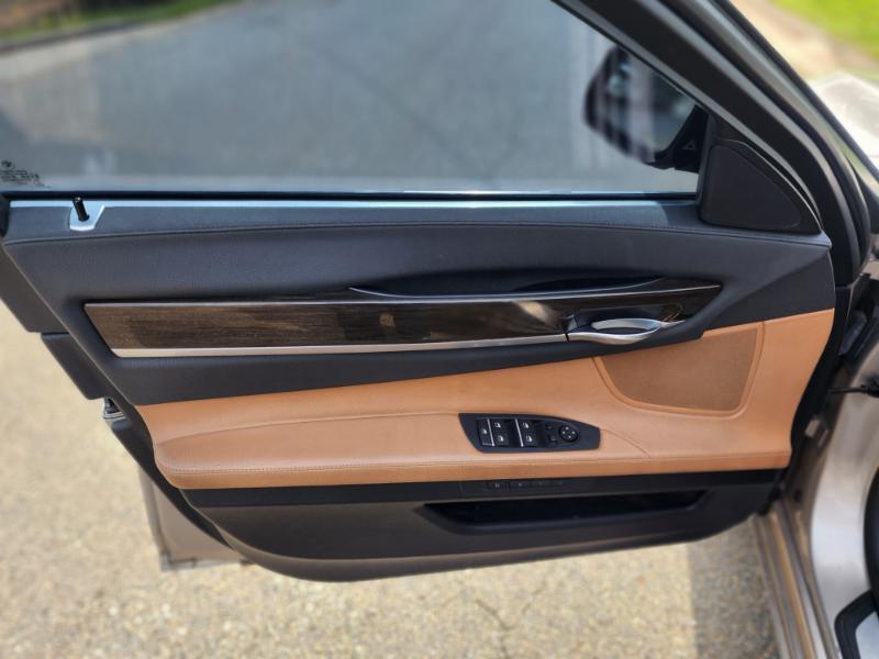 BMW 7-Series 740i 2013