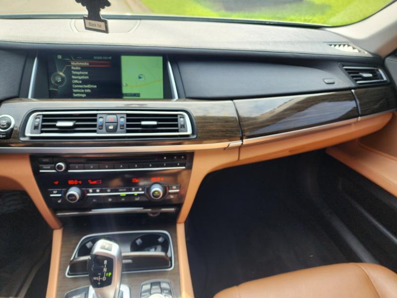 BMW 7-Series 740i 2013