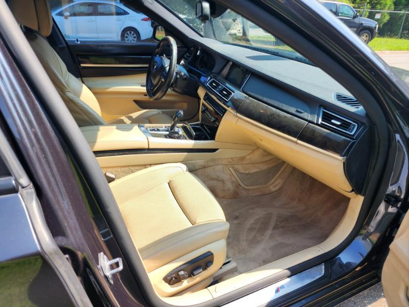 BMW 7-Series 750Li 2014