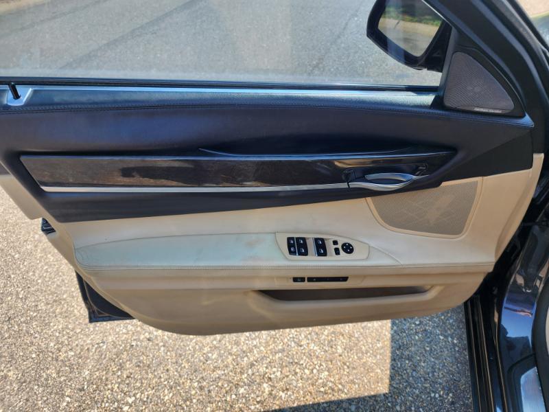 BMW 7-Series 750Li 2014