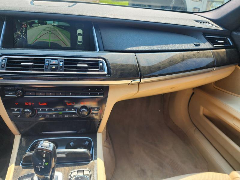 BMW 7-Series 750Li 2014