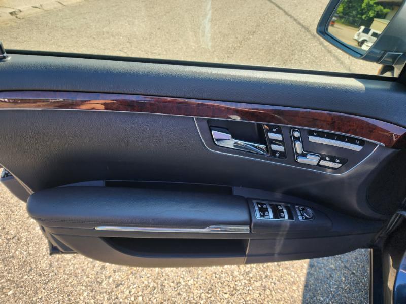 Mercedes-Benz S-Class S550 4-MATIC 2010
