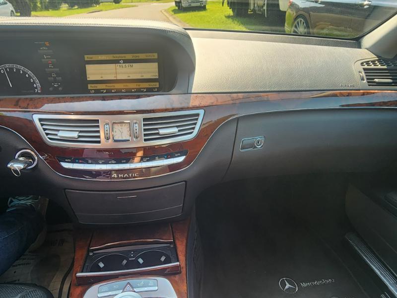 Mercedes-Benz S-Class S550 4-MATIC 2010