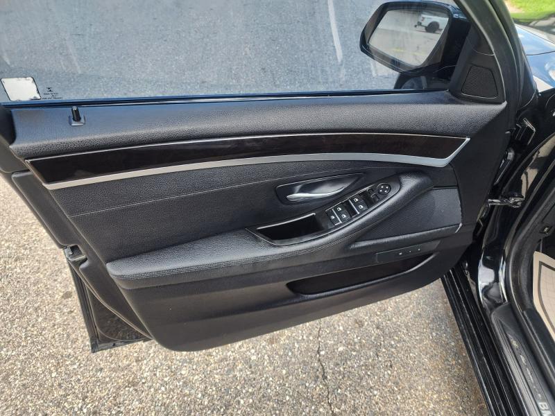 BMW 5-Series 528i 2016