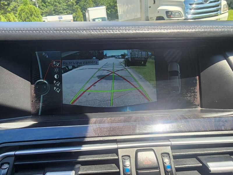 BMW 7-Series 750i xDrive 2011