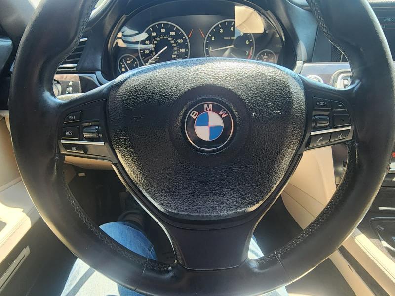 BMW 7-Series 750i xDrive 2011
