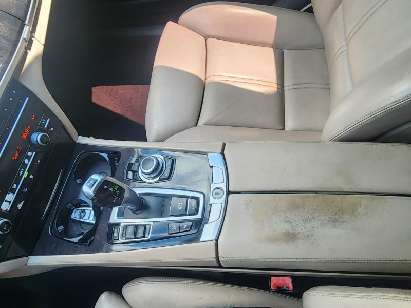 BMW 7-Series 750i xDrive 2011