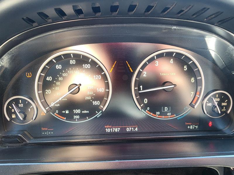 BMW 7-Series 750i xDrive 2011