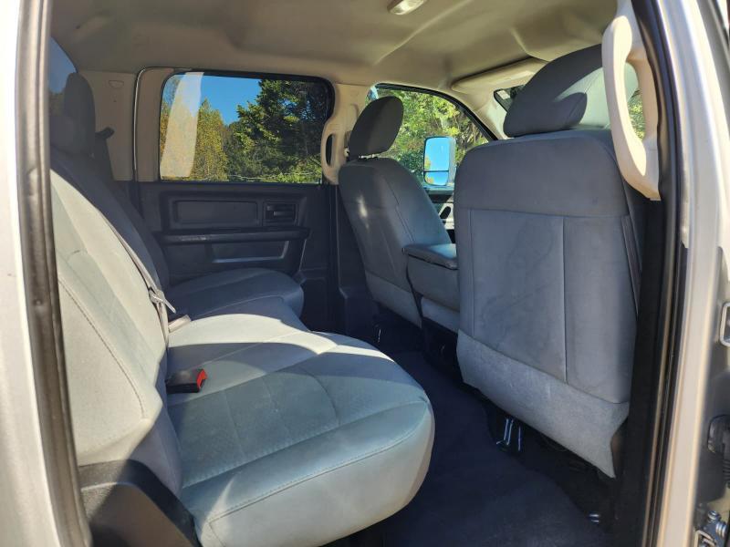 RAM 3500 Tradesman Crew Cab 4WD DRW 2017