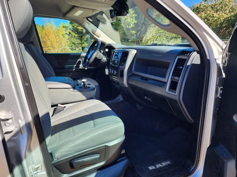RAM 3500 Tradesman Crew Cab 4WD DRW 2017