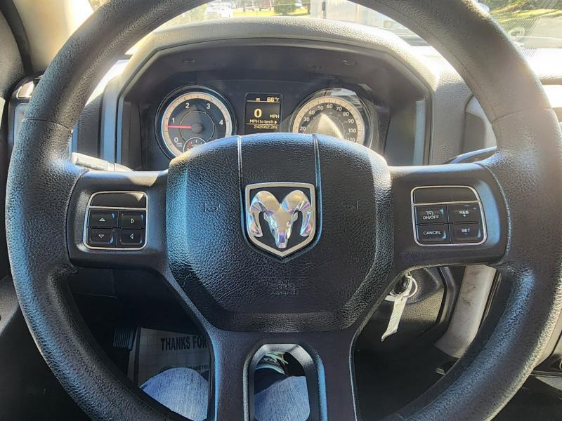 RAM 3500 Tradesman Crew Cab 4WD DRW 2017