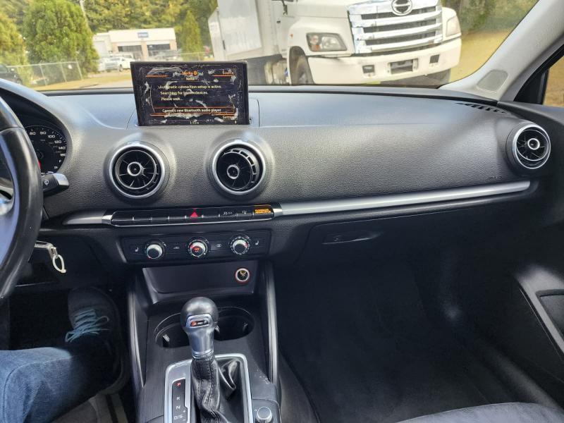 Audi A3 1.8T Premium FWD S tronic 2015