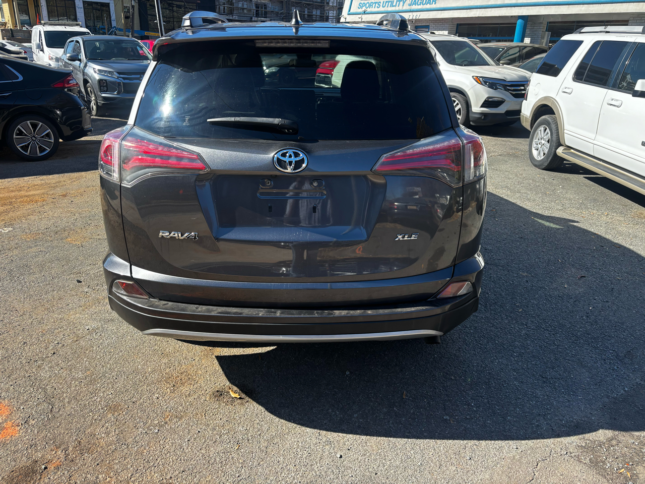 Toyota RAV4 XLE FWD 2018