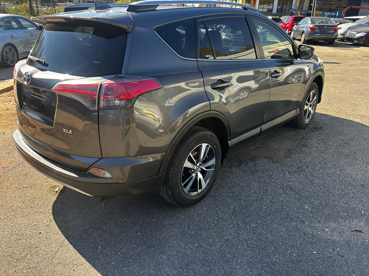 Toyota RAV4 XLE FWD 2018