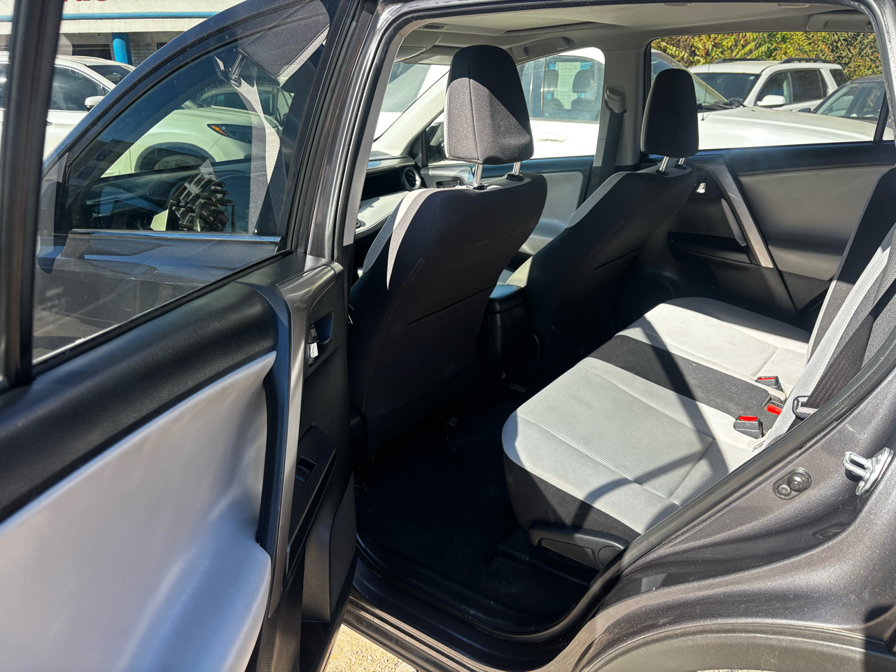 Toyota RAV4 XLE FWD 2018