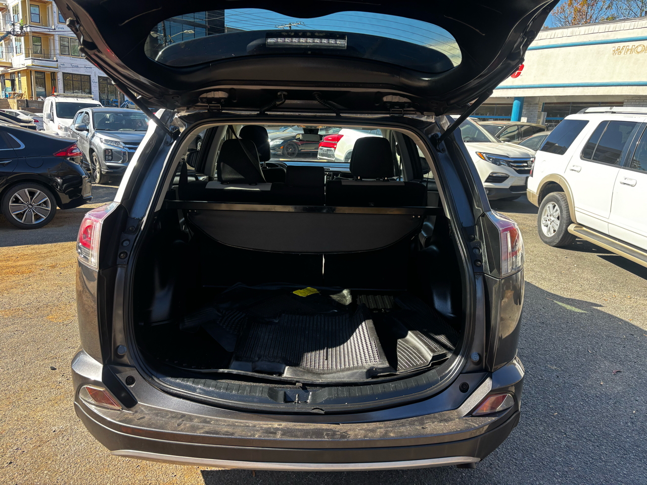 Toyota RAV4 XLE FWD 2018