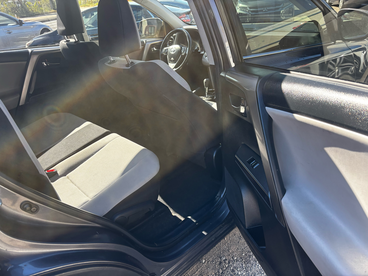 Toyota RAV4 XLE FWD 2018