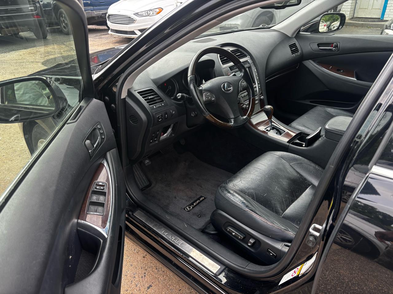 Lexus ES 350 Sedan 2011