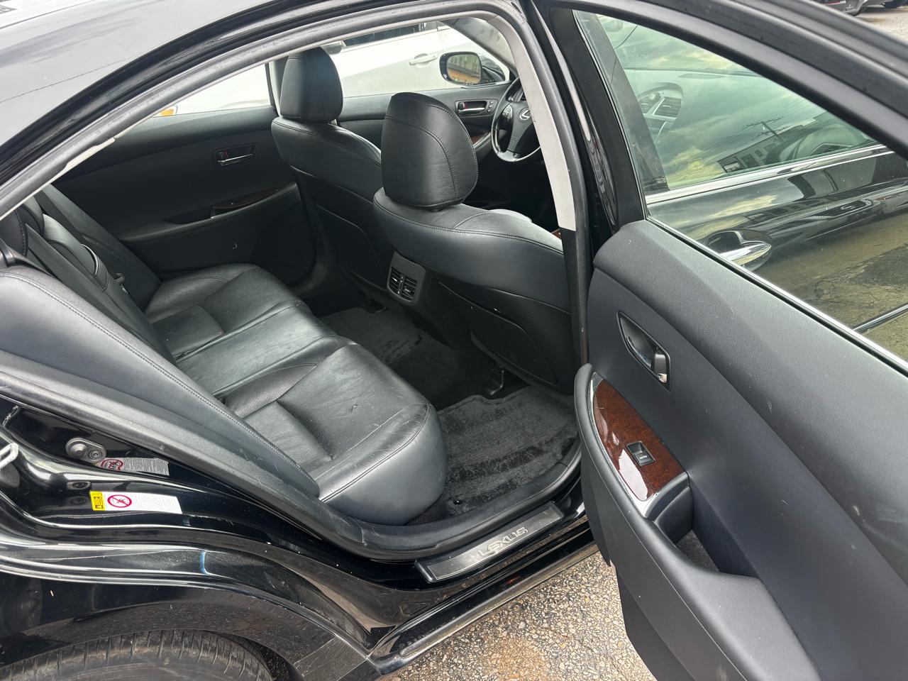 Lexus ES 350 Sedan 2011