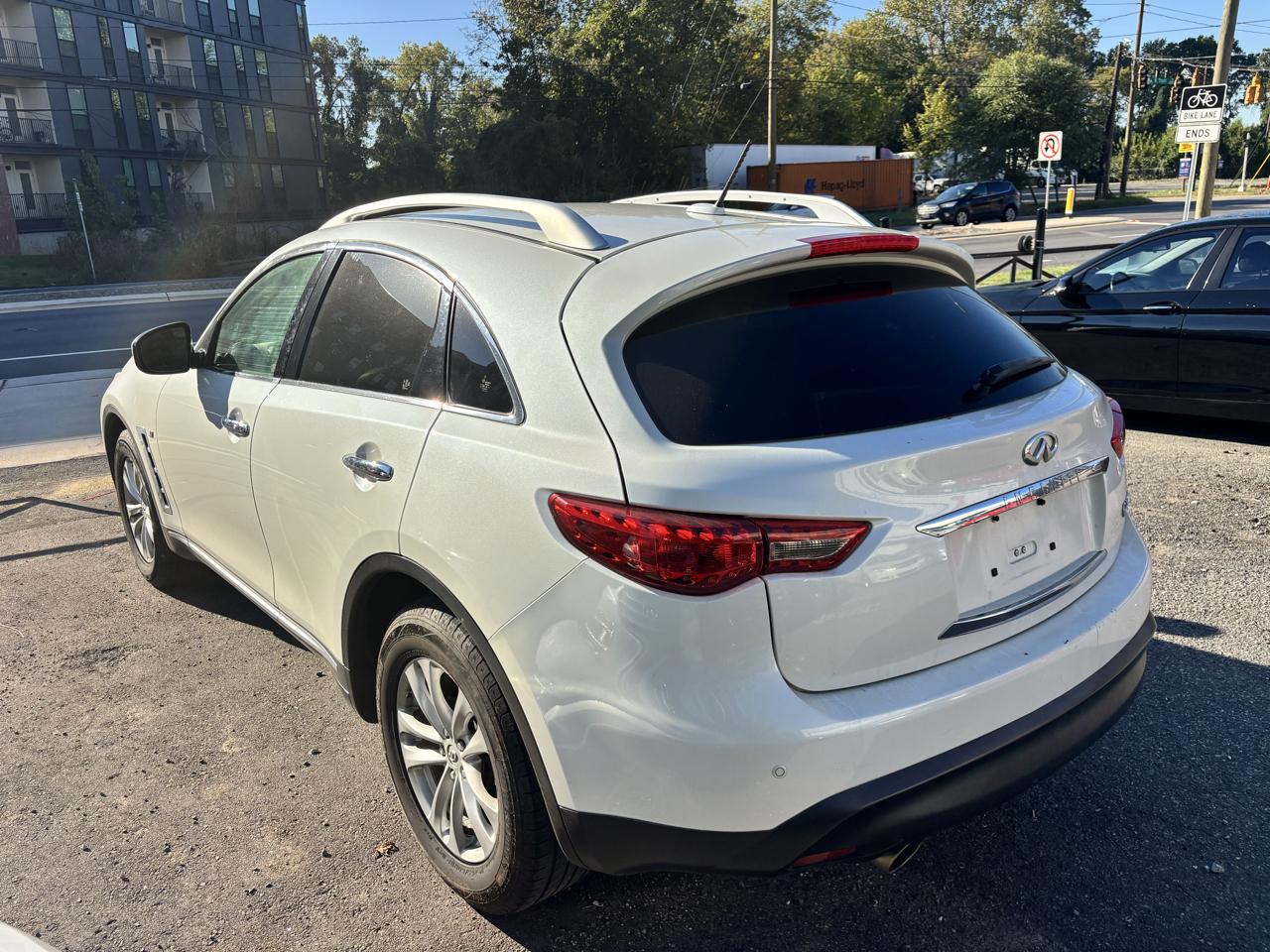 Infiniti QX70 Base AWD 2017