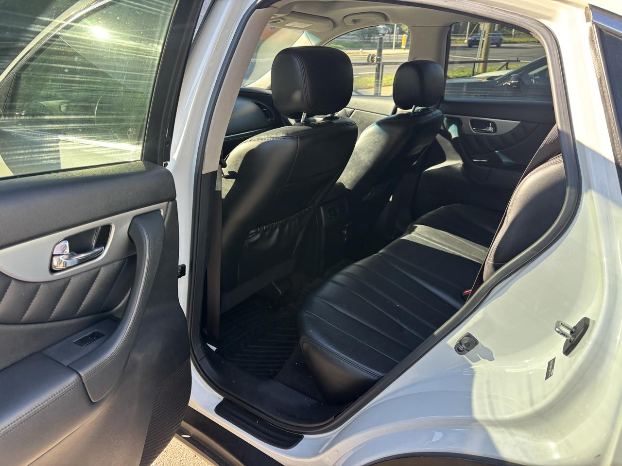 Infiniti QX70 Base AWD 2017