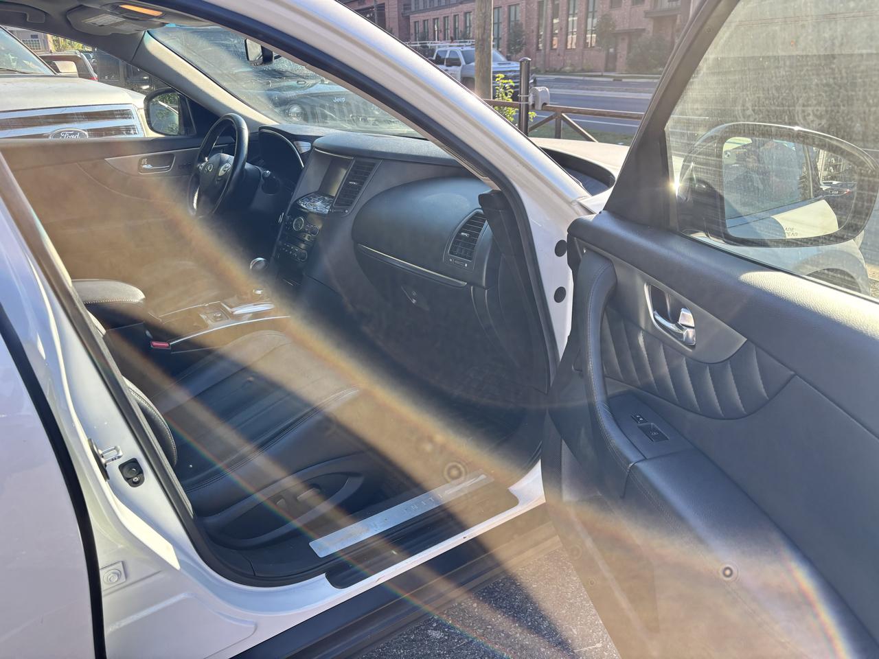 Infiniti QX70 Base AWD 2017