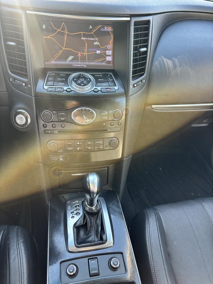 Infiniti QX70 Base AWD 2017