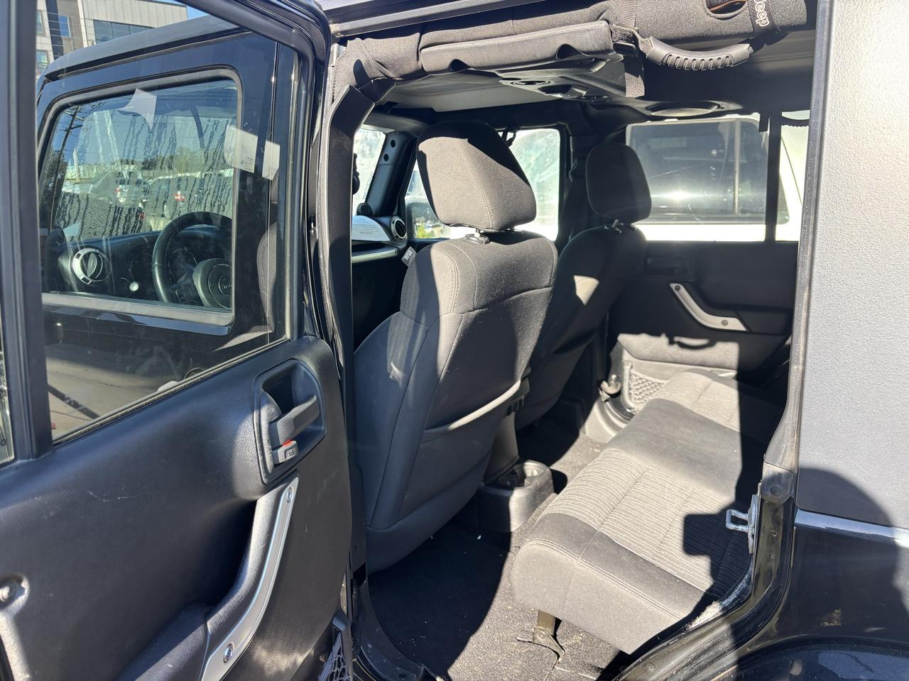 Jeep Wrangler Unlimited Sahara 4WD 2012