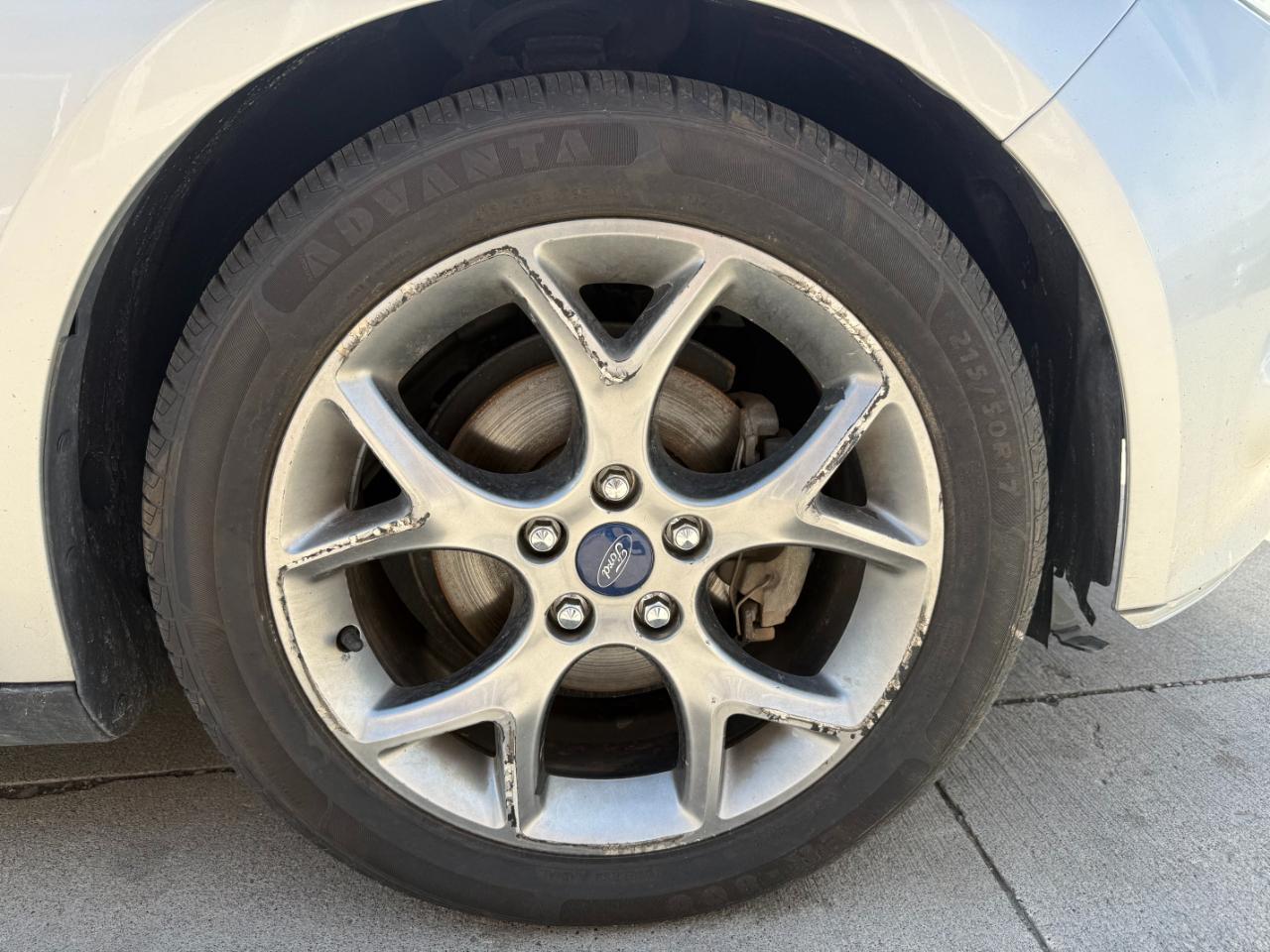 Ford Focus  2014