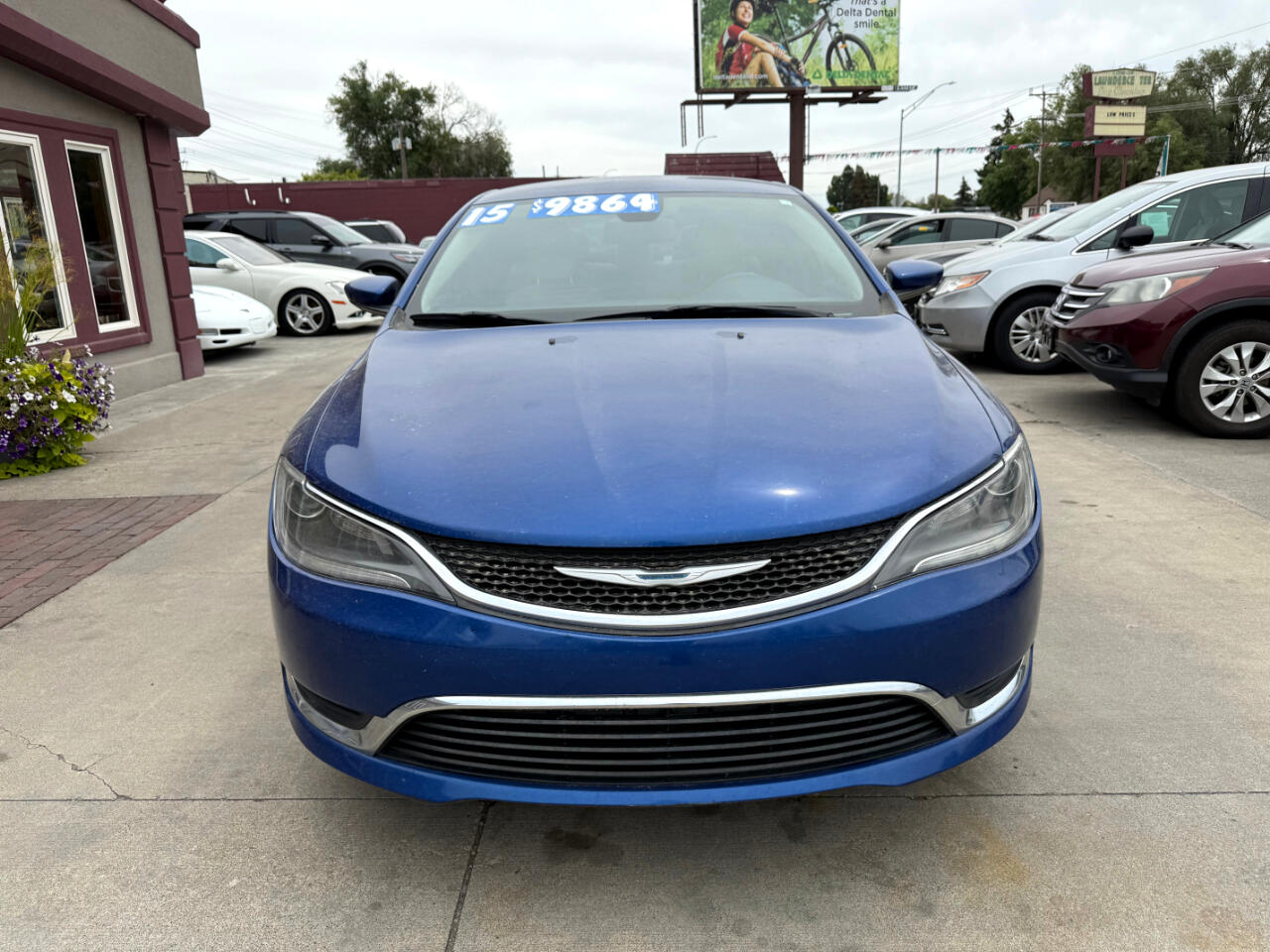 2015 Chrysler 200 Limited photo 2