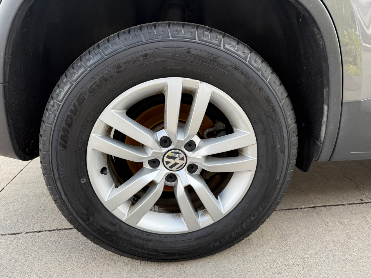 Volkswagen Tiguan  2016