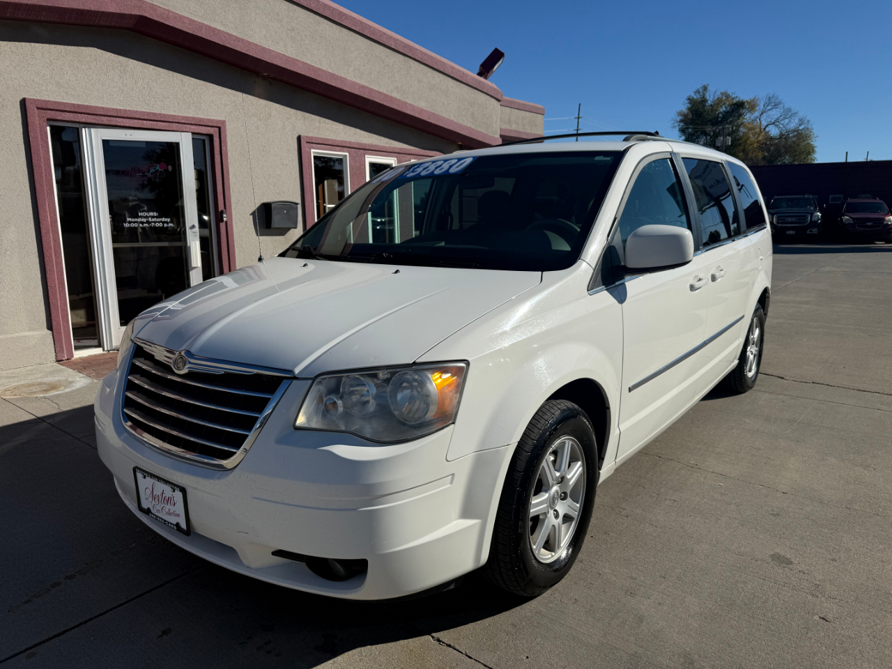 2010 Chrysler Town & Country TOURING