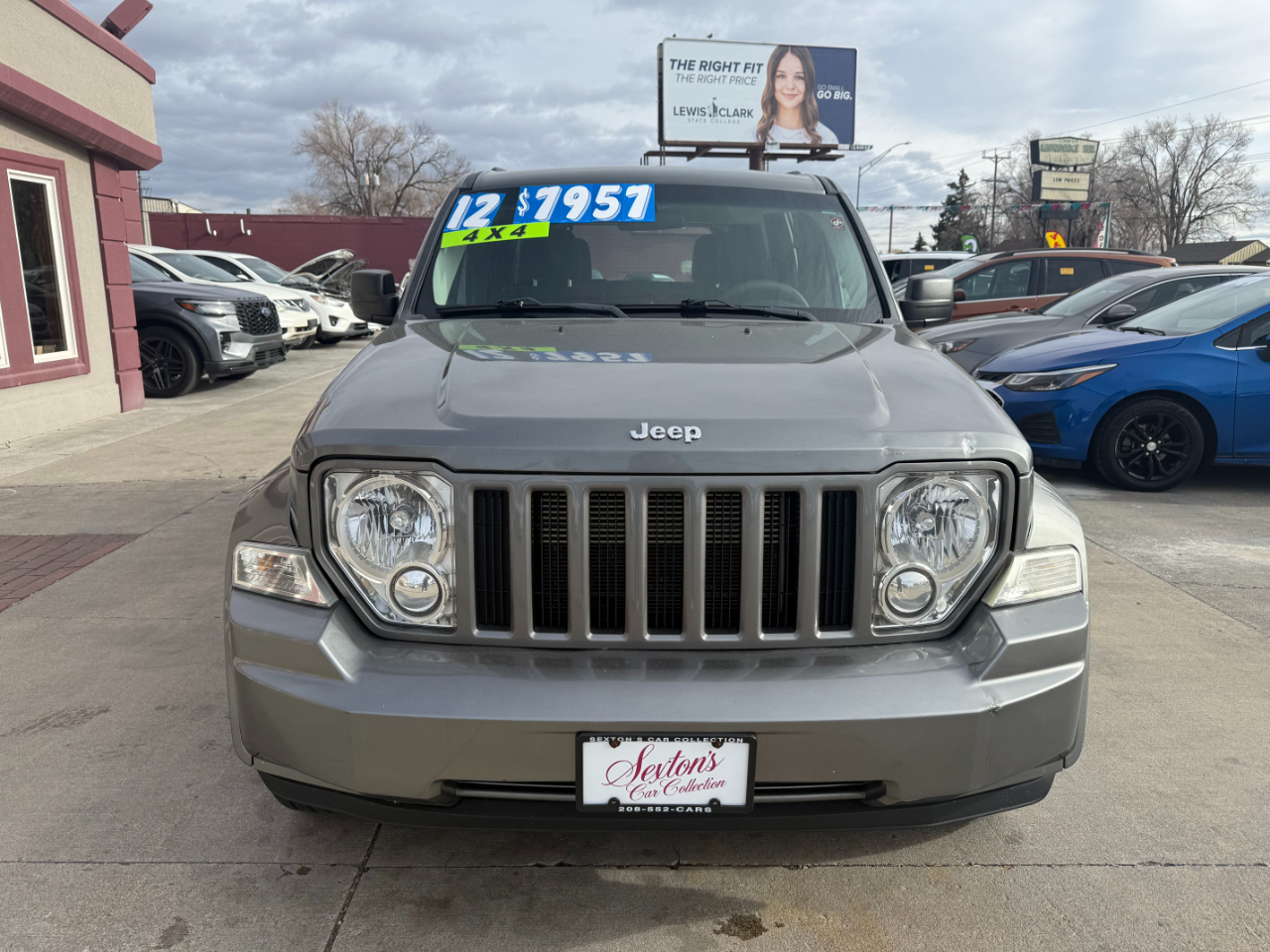 2012 Jeep Liberty Sport photo 2