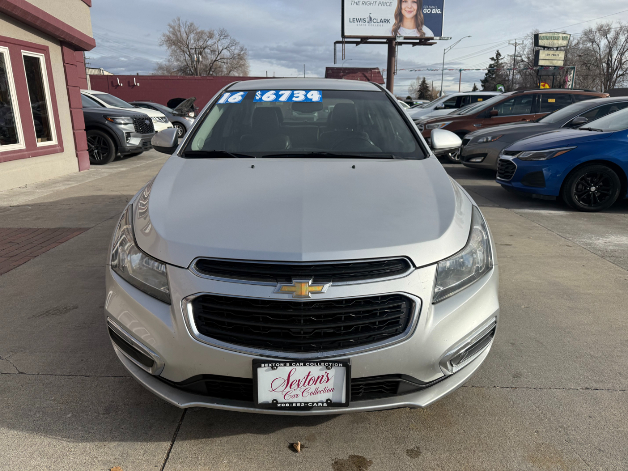 2016 Chevrolet Cruze photo 2