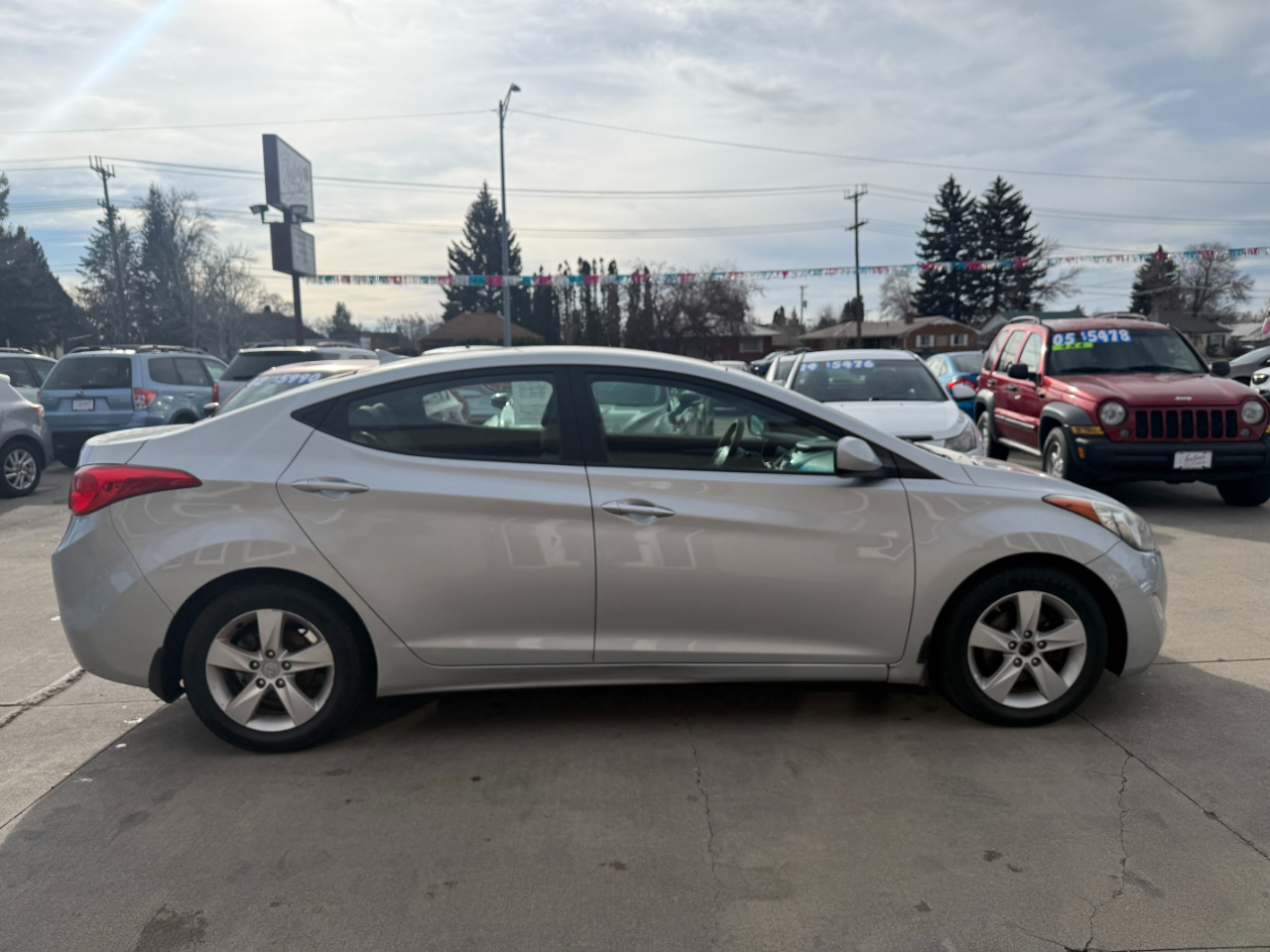 Hyundai Elantra  2013