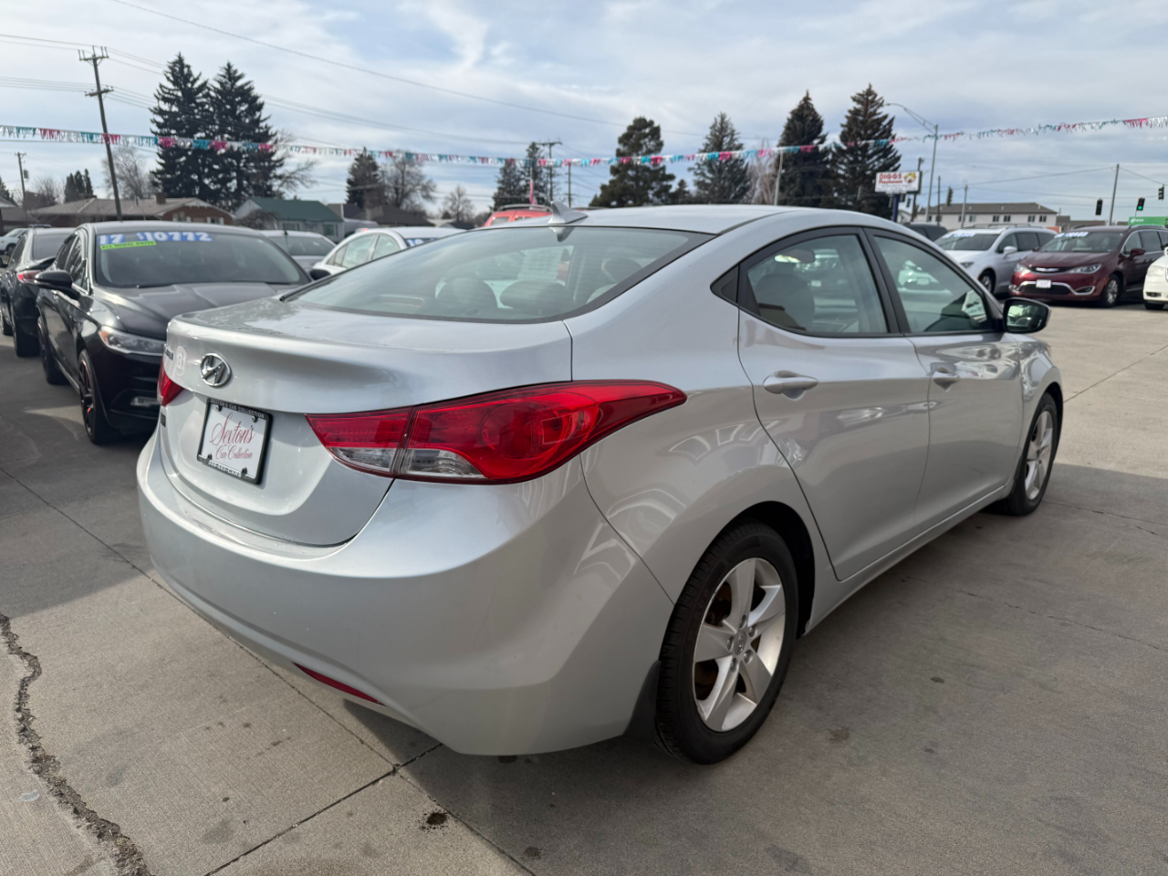 Hyundai Elantra  2013
