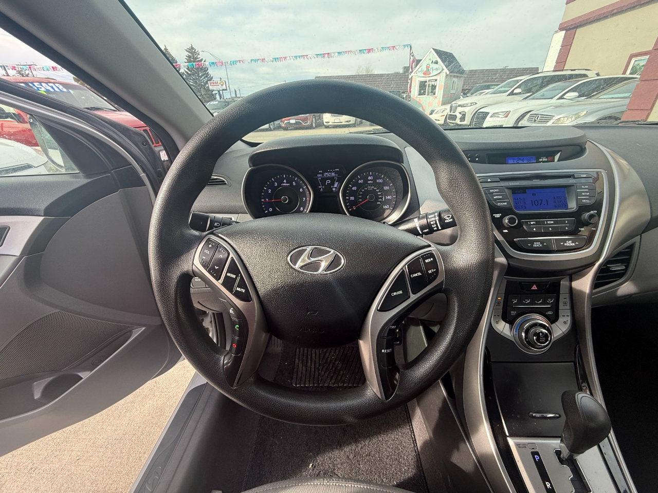 Hyundai Elantra  2013