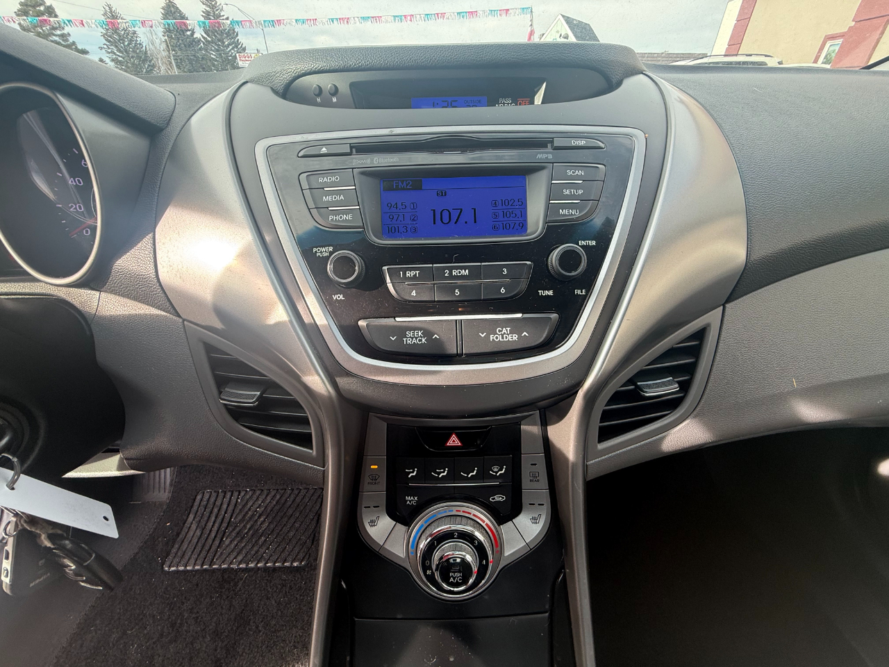 Hyundai Elantra  2013