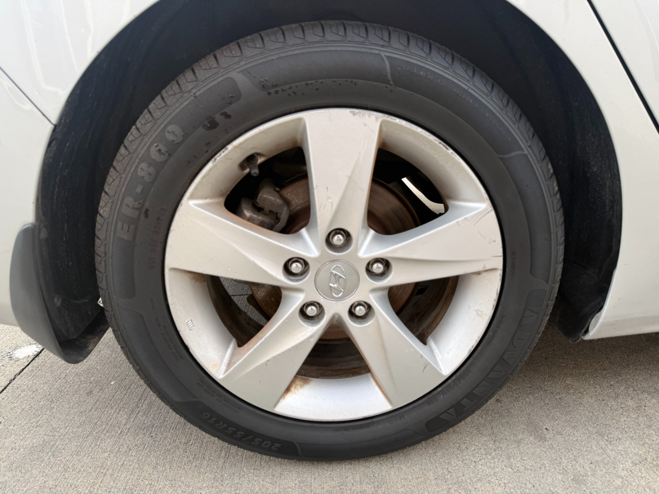 Hyundai Elantra  2013