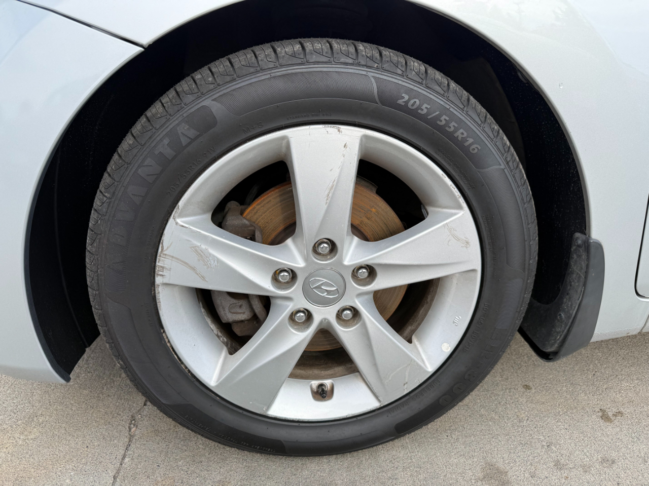 Hyundai Elantra  2013