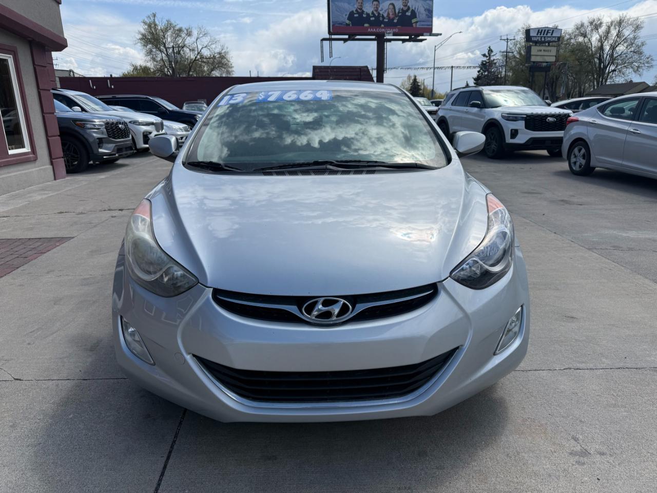 Hyundai Elantra  2013