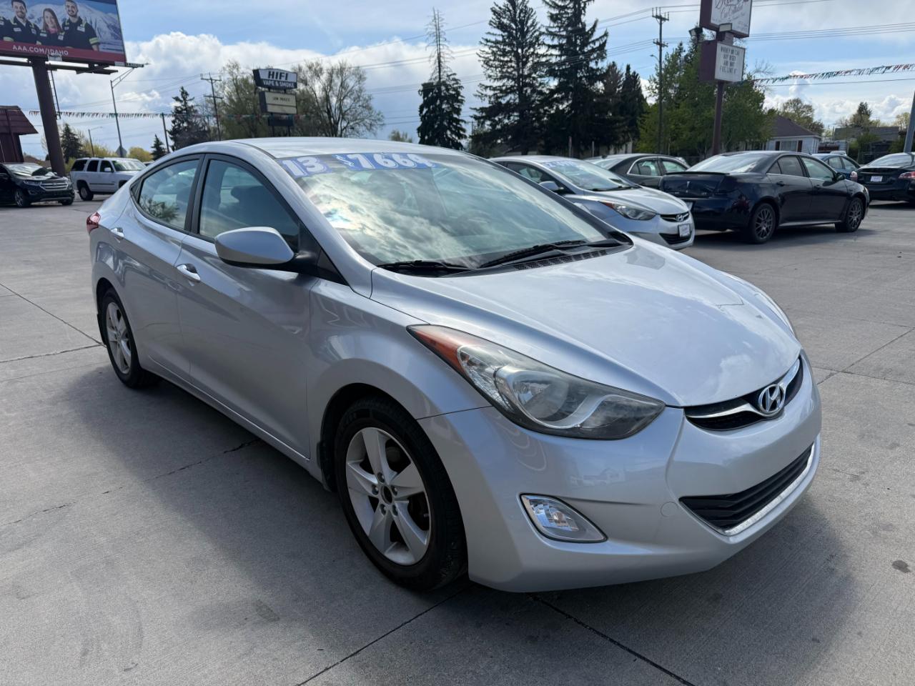 Hyundai Elantra  2013