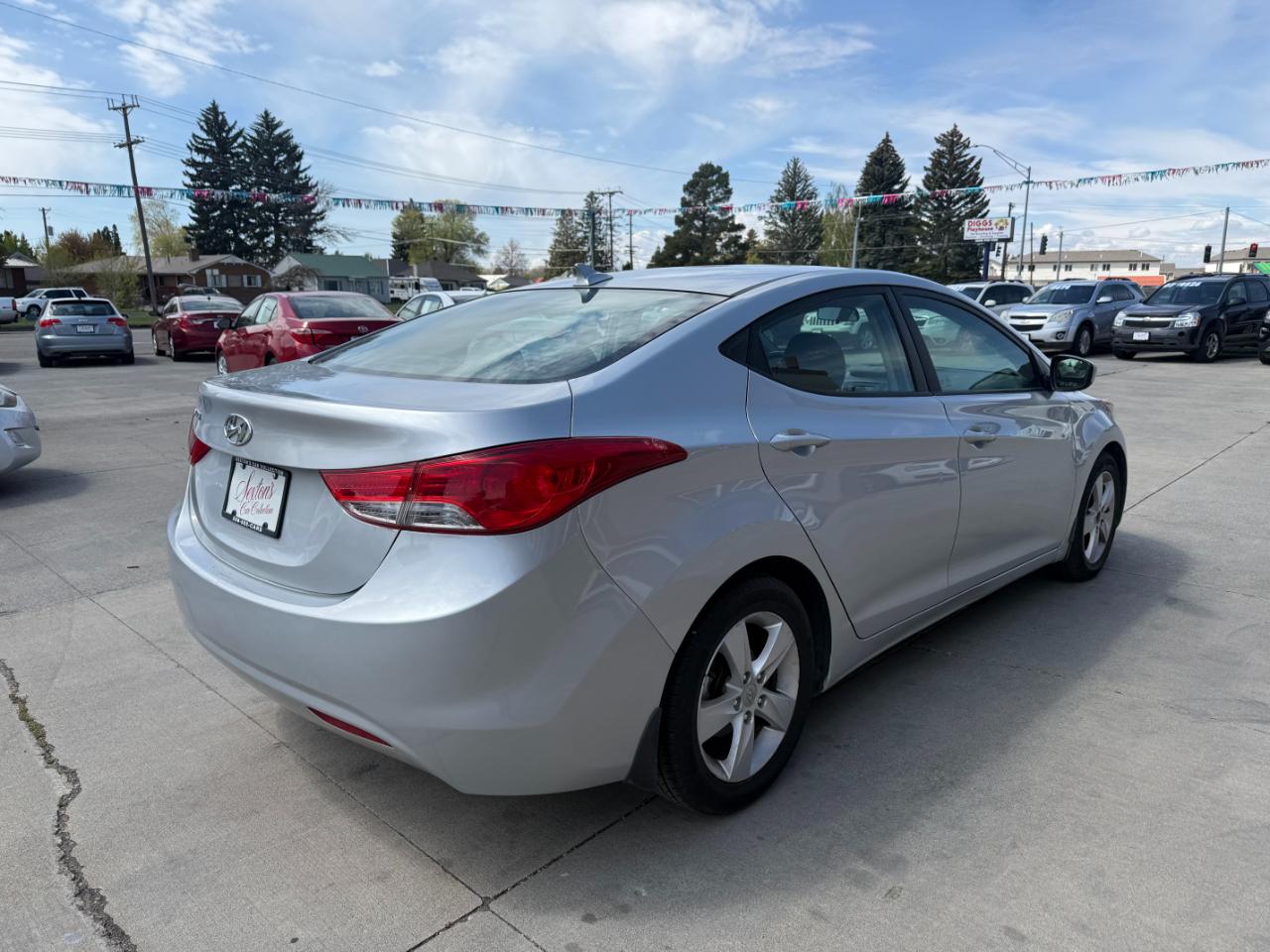 Hyundai Elantra  2013