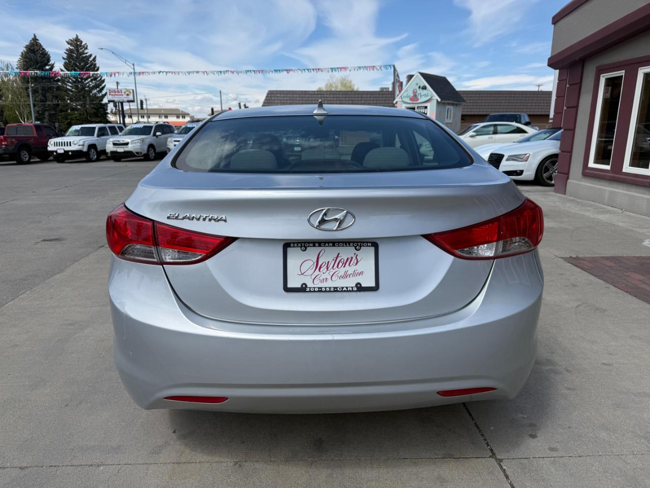 Hyundai Elantra  2013