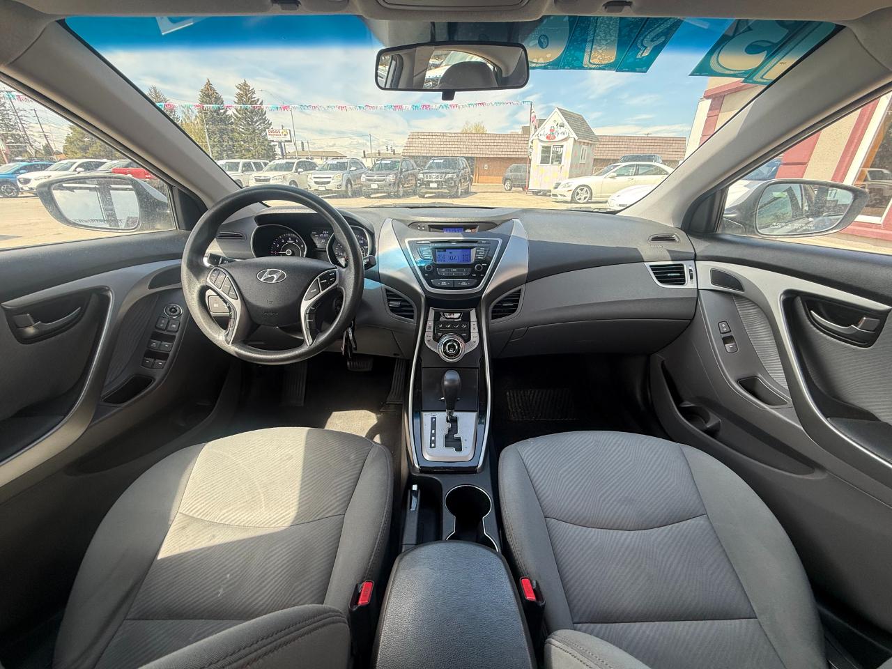 Hyundai Elantra  2013