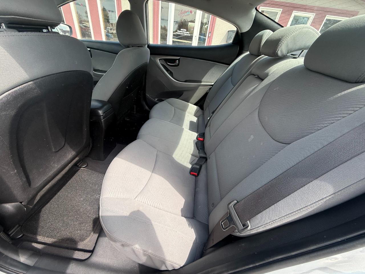 Hyundai Elantra  2013