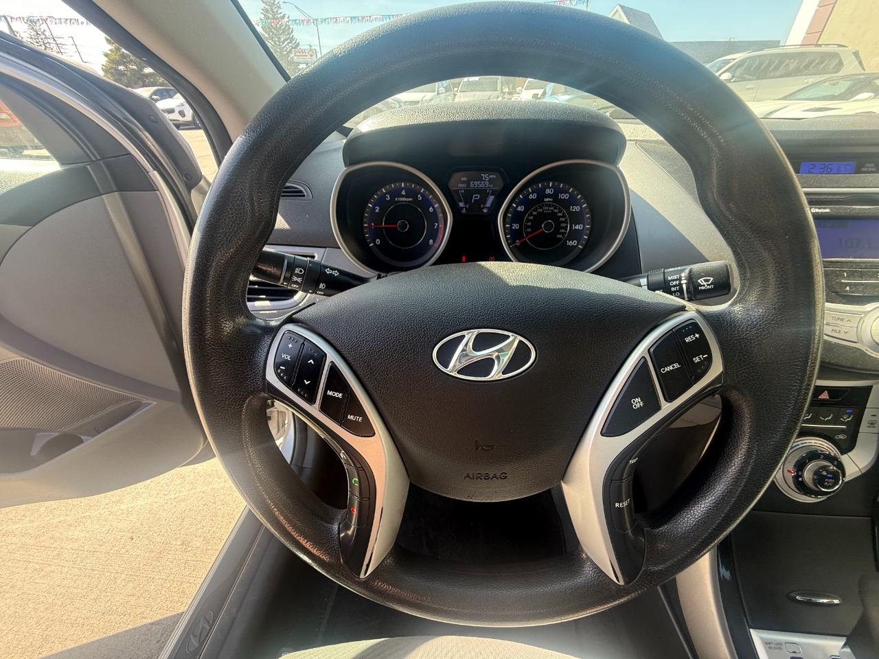 Hyundai Elantra GLS 2012