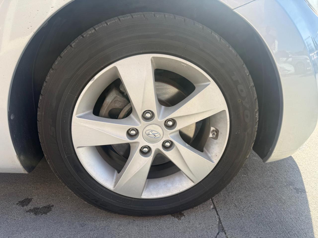 Hyundai Elantra GLS 2012