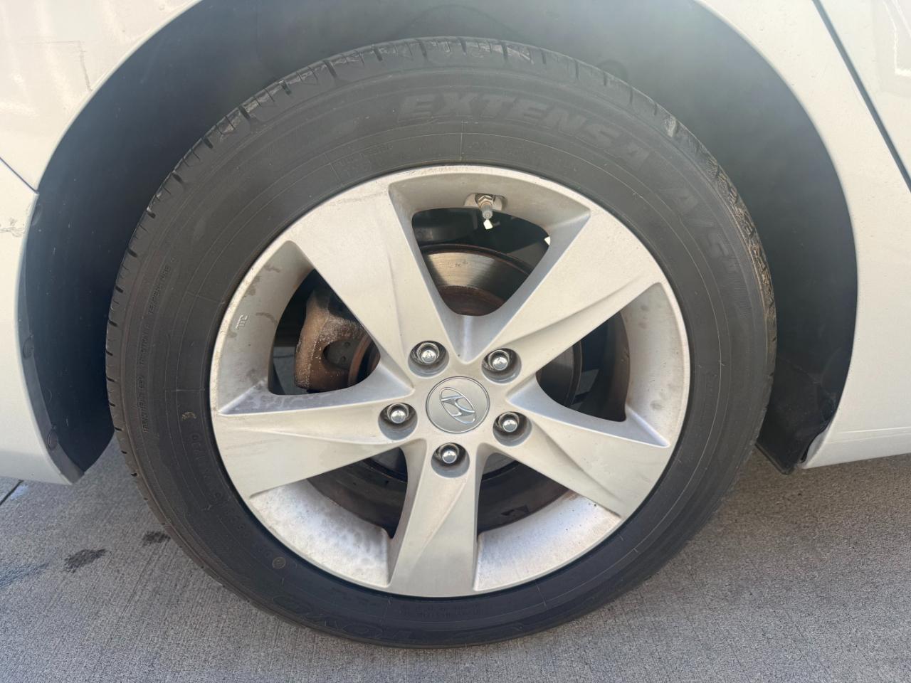 Hyundai Elantra GLS 2012